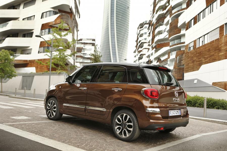  Fiat 500L 2017 года  (фото 34 из 45)
